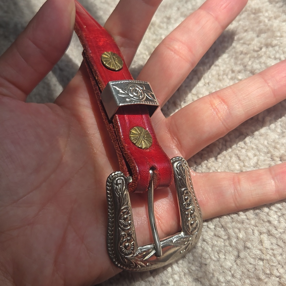 Vintage Red Leather Skinny Western Belt with Engraved Silver Buckle Size:Small - Picture 2 of 6